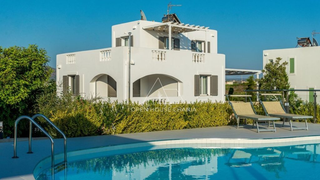 4-Bedroom villa with a pool & sea view in Tersanas