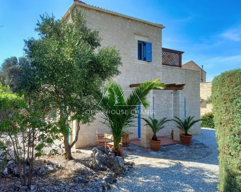 A two-level stone-built house of 2 beds in Drapanos