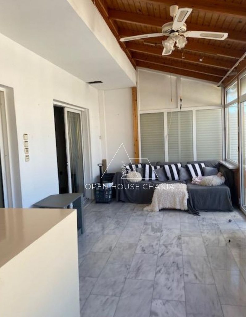 A LARGE APARTMENT IN CHANIA CENTER