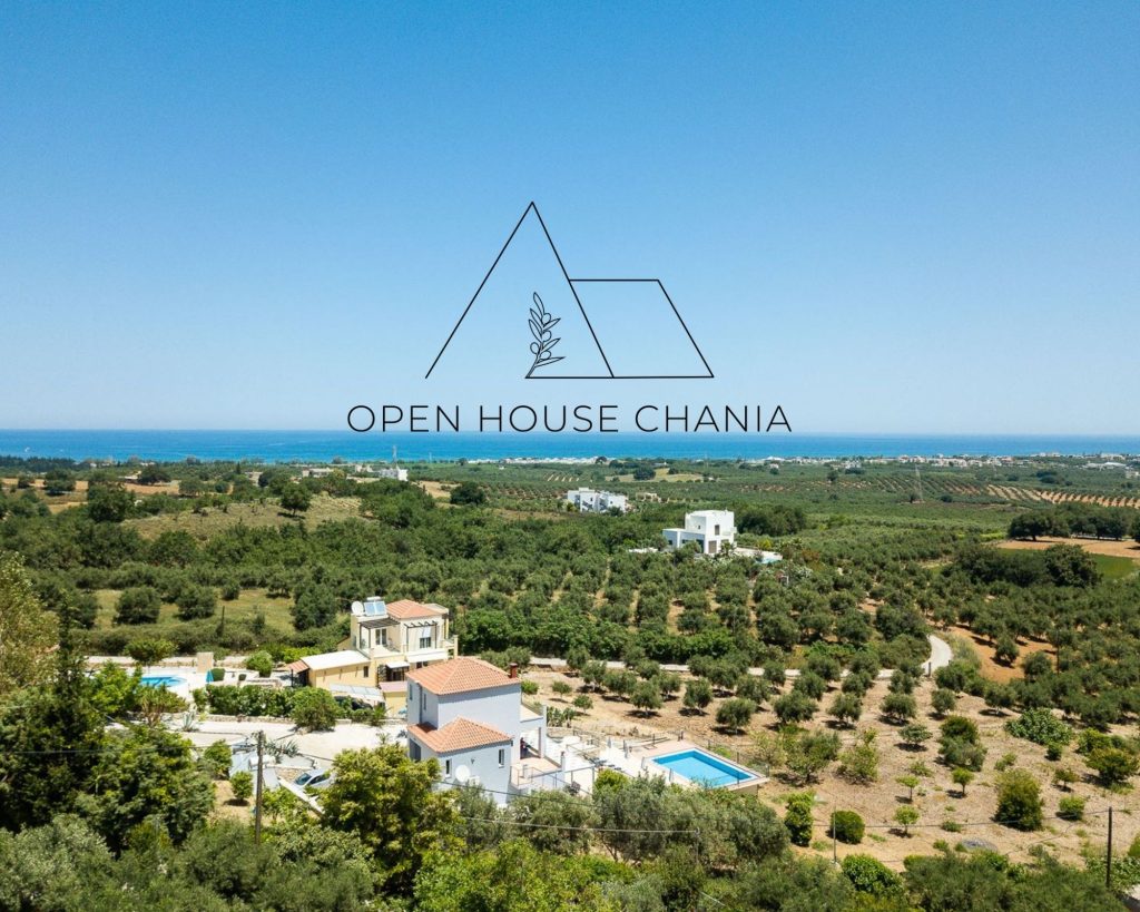 A three-level villa with a tennis court in Kournas