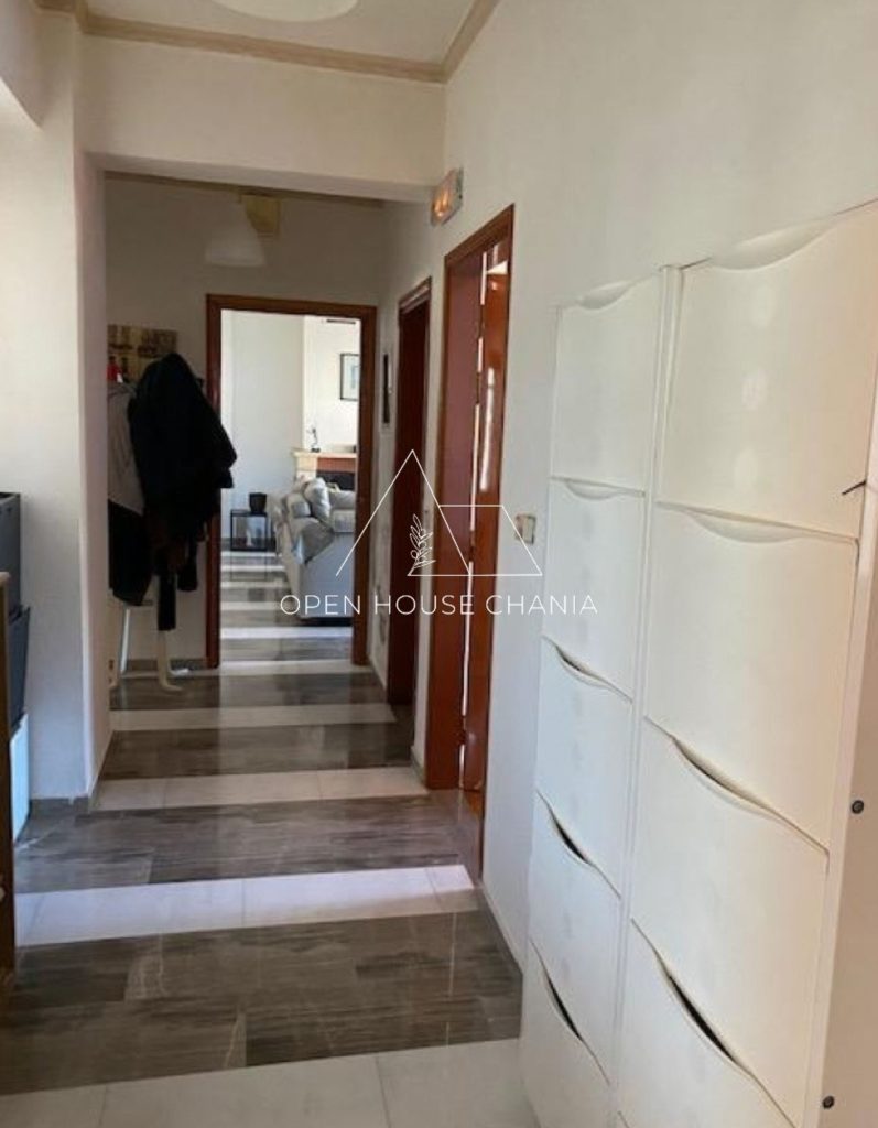 A LARGE APARTMENT IN CHANIA CENTER