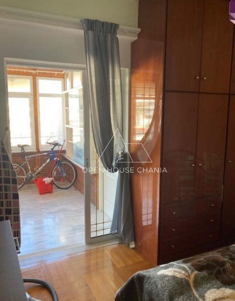 A LARGE APARTMENT IN CHANIA CENTER