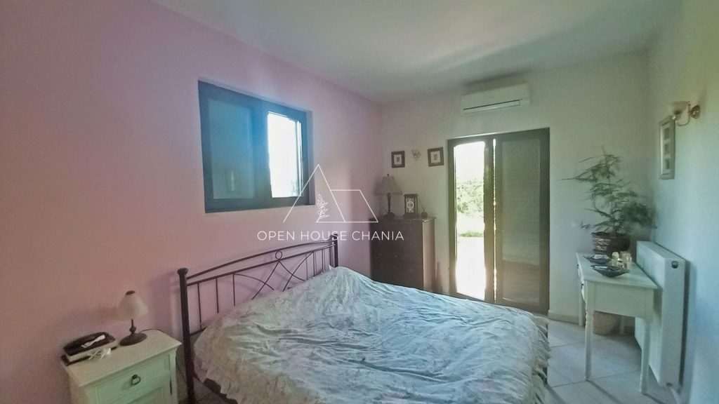 Α two-bedroom ground floor house with a nice garden in Neriana