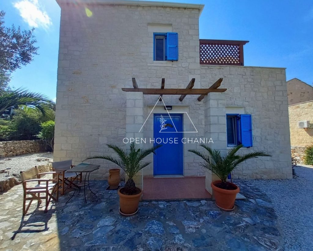 A two-level stone-built house of 2 beds in Drapanos