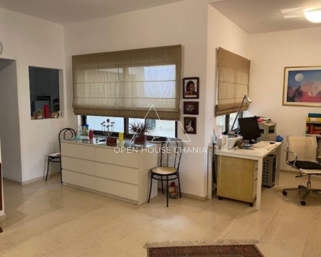 A RENOVATED 135 SQ.M. APARTMENT IN CHANIA