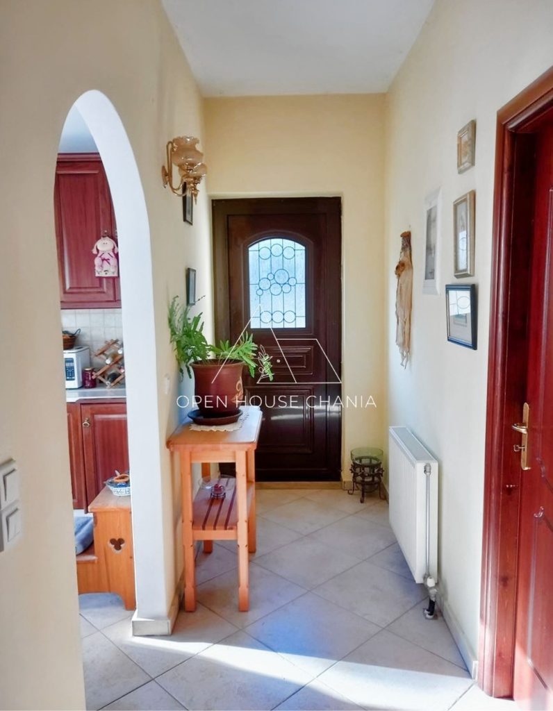 Α two-bedroom ground floor house with a nice garden in Neriana