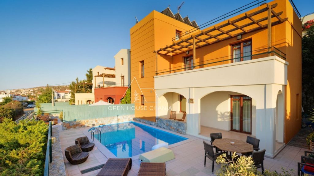 A 5-Villa complex with amazing views in Plaka