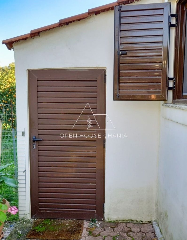 Α two-bedroom ground floor house with a nice garden in Neriana