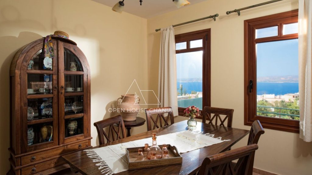 A 5-Villa complex with amazing views in Plaka