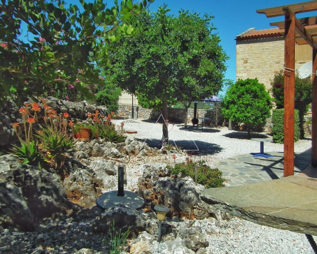 A two-level stone-built house of 2 beds in Drapanos