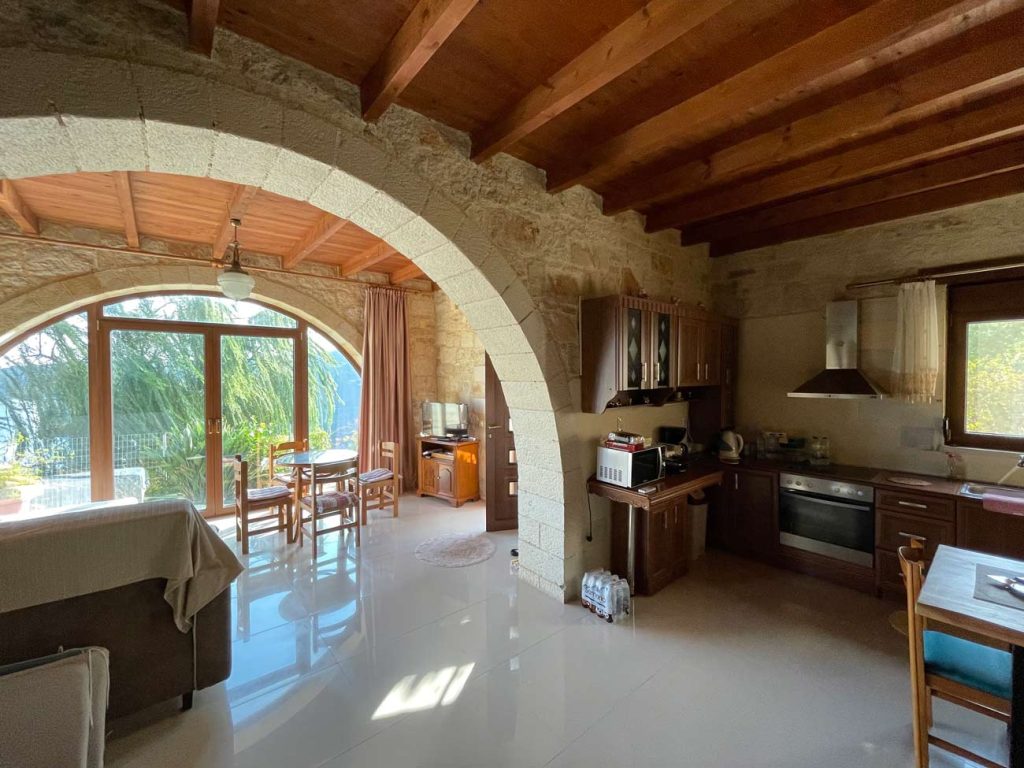 A BEAUTIFUL STONE-BUILT VILLA IN TOPOLIA