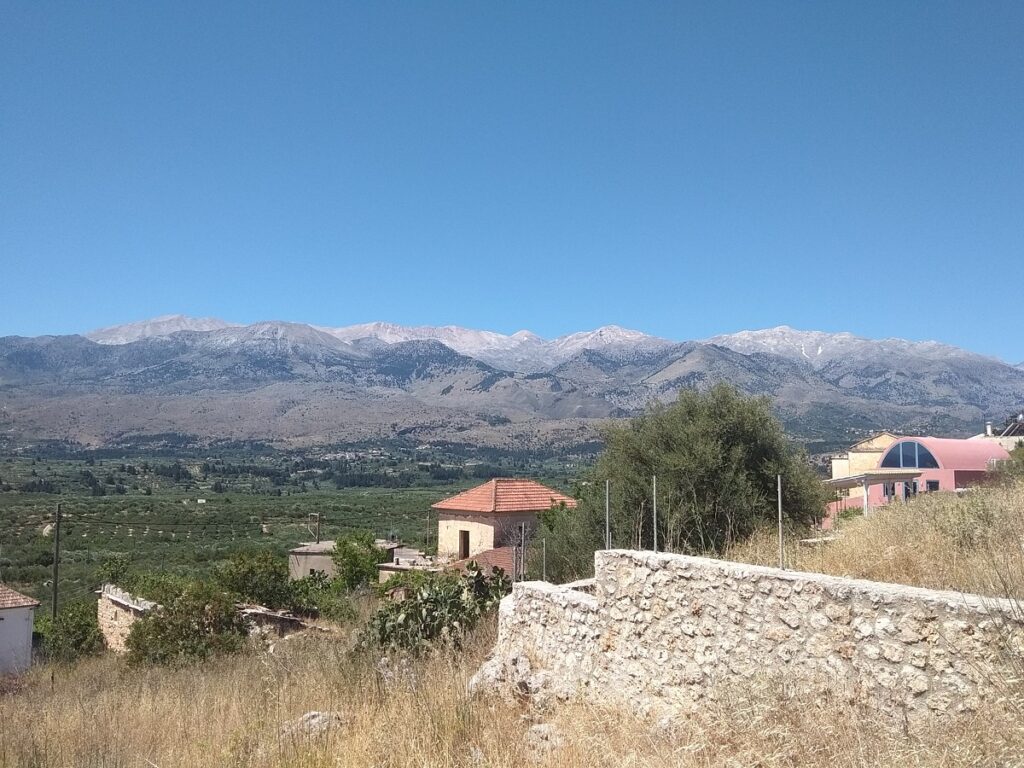 A VILLA IN THE GREEN COUNTRYSIDE OF KAINA