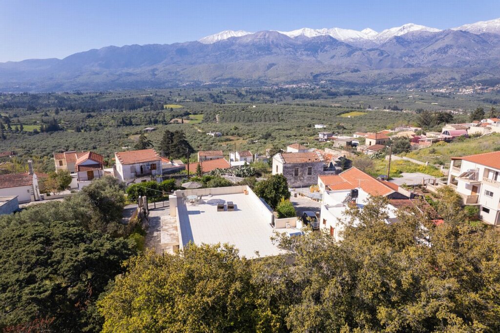 A VILLA IN THE GREEN COUNTRYSIDE OF KAINA