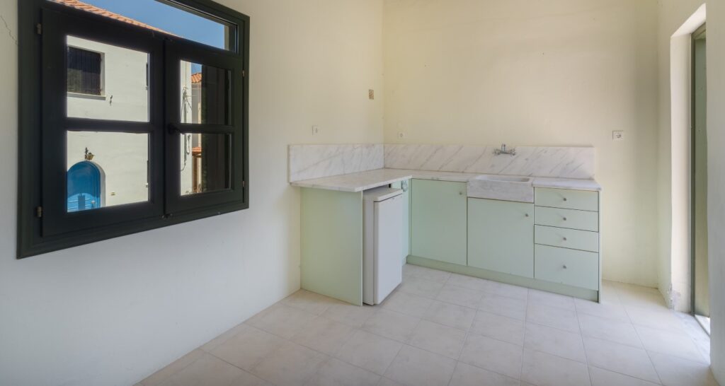 THREE PROPERTIES IN ONE IN PLAKA