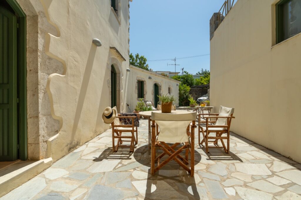 THREE PROPERTIES IN ONE IN PLAKA