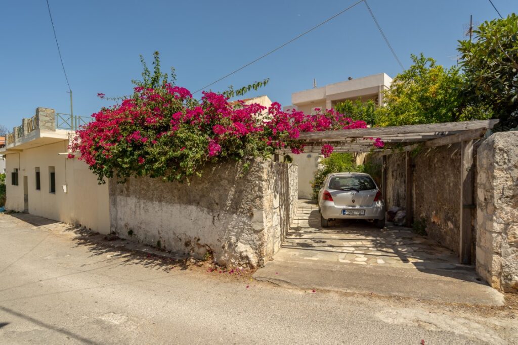 THREE PROPERTIES IN ONE IN PLAKA