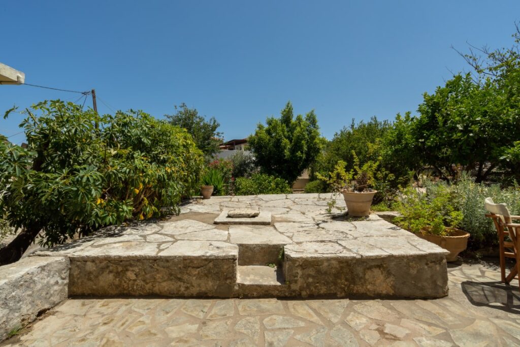 THREE PROPERTIES IN ONE IN PLAKA