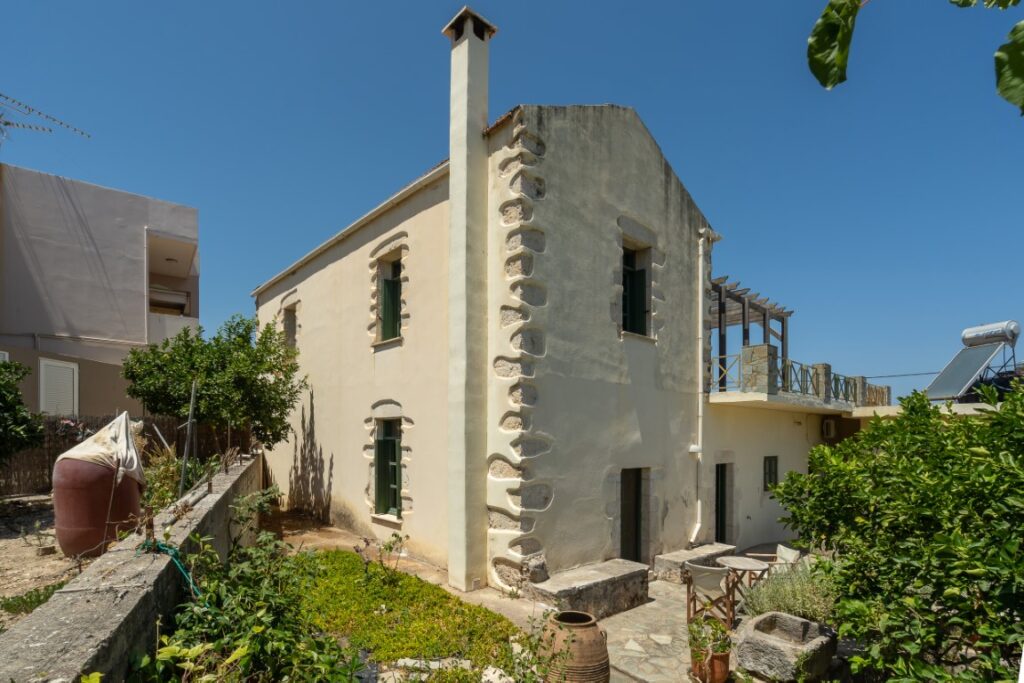 THREE PROPERTIES IN ONE IN PLAKA