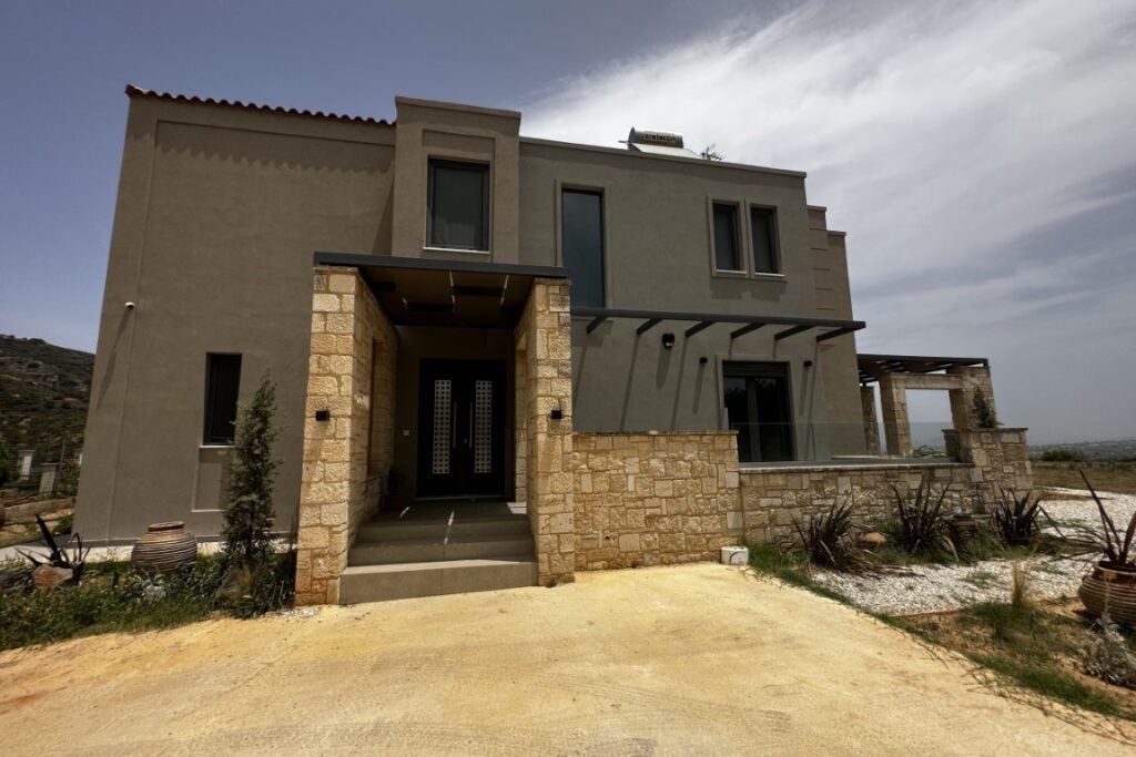 A BRAND NEW HIGH-END VILLA IN KOLYMVARI