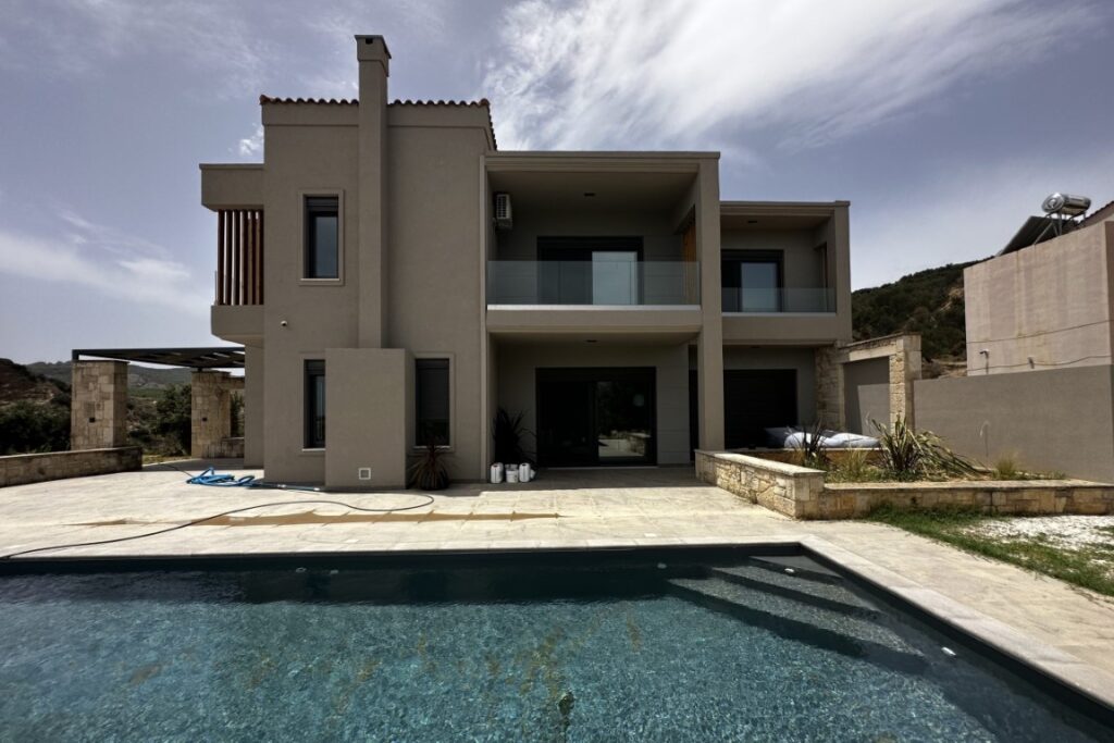 A BRAND NEW HIGH-END VILLA IN KOLYMVARI