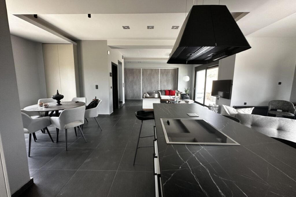 A BRAND NEW HIGH-END VILLA IN KOLYMVARI