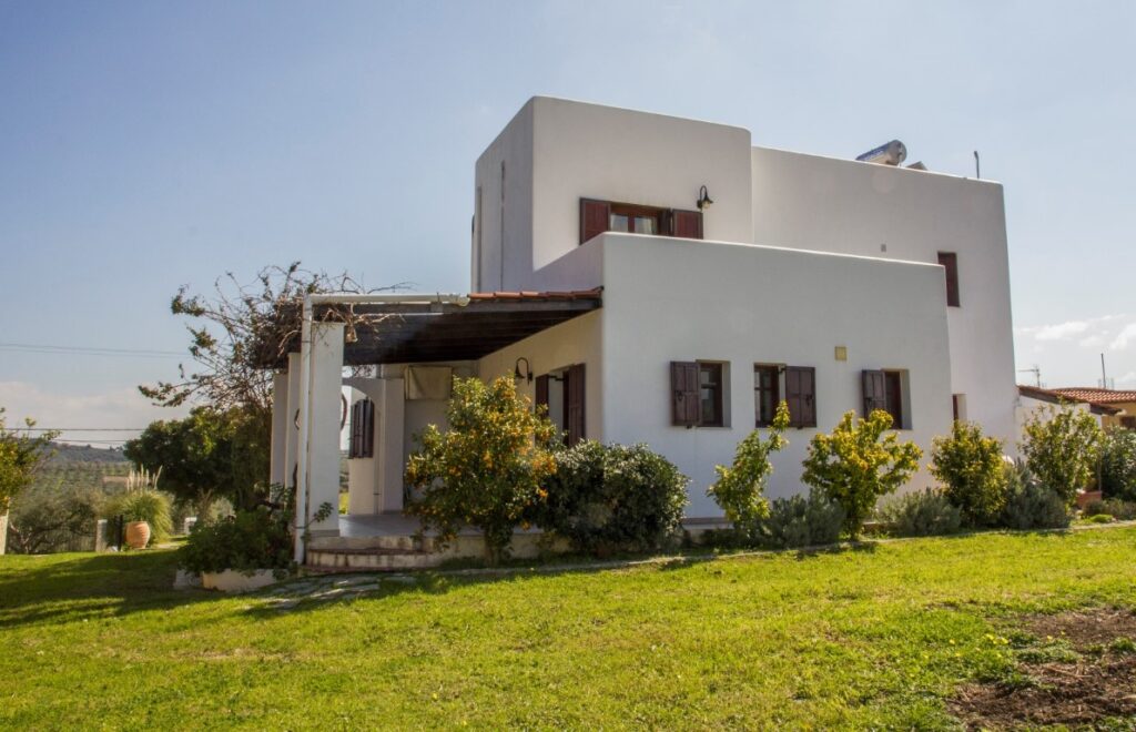 A DREAMY VILLA IN DARMAROCHORI