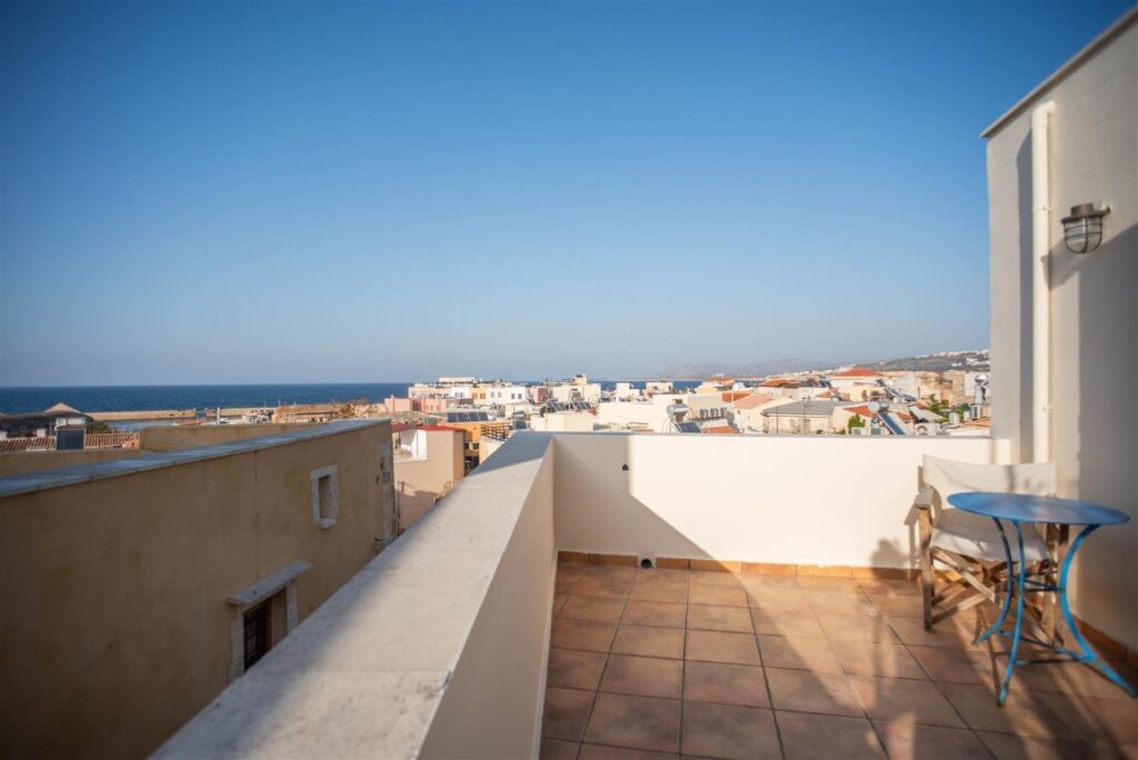 A RENOVATED VENETIAN HOUSE IN THE OLD TOWN