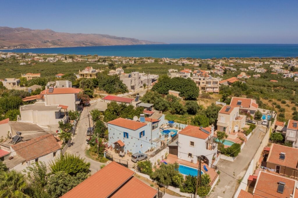 Α LOVELY 3-BEDROOM HOUSE IN TAVRONITIS