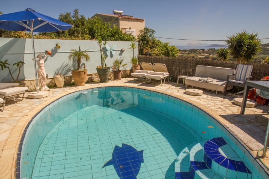 Α LOVELY 3-BEDROOM HOUSE IN TAVRONITIS