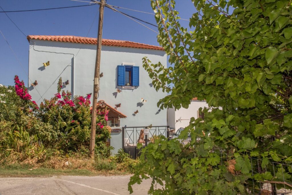 Α LOVELY 3-BEDROOM HOUSE IN TAVRONITIS