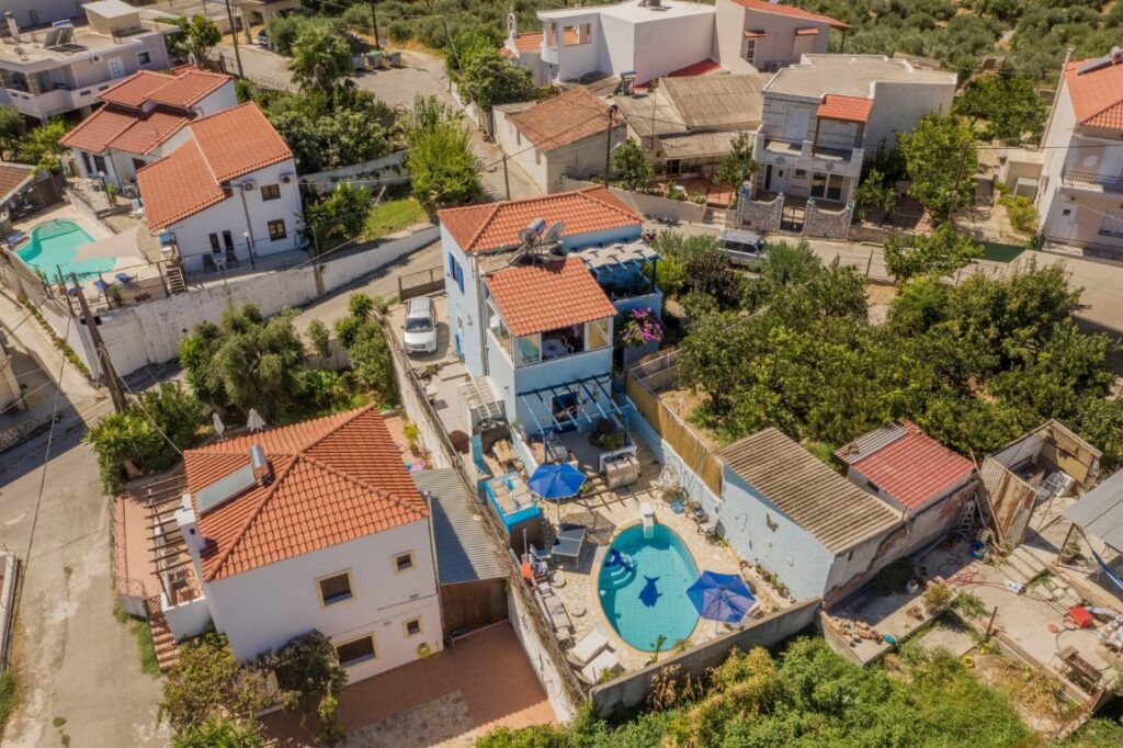 Α LOVELY 3-BEDROOM HOUSE IN TAVRONITIS