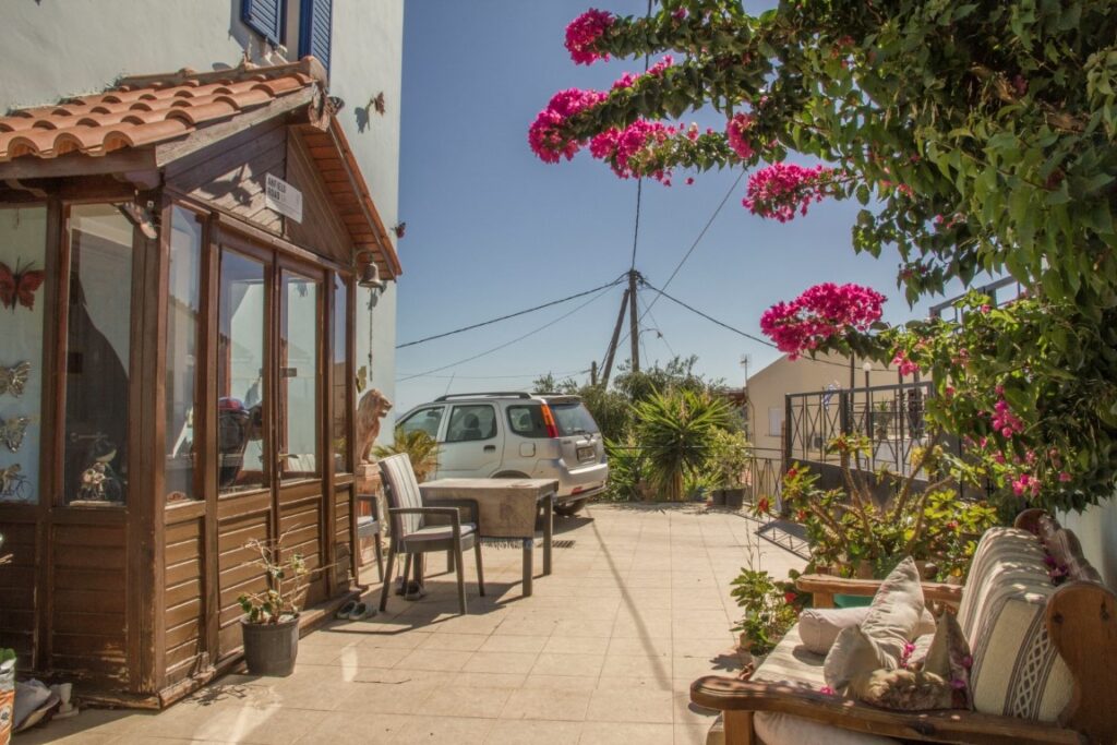 Α LOVELY 3-BEDROOM HOUSE IN TAVRONITIS