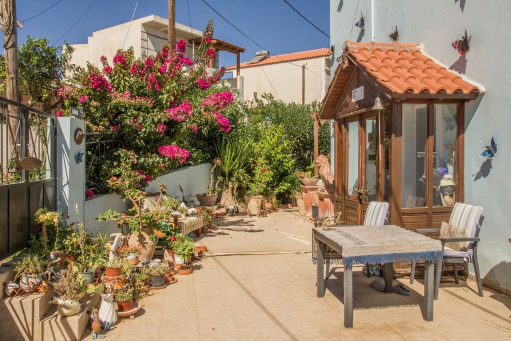 Α LOVELY 3-BEDROOM HOUSE IN TAVRONITIS