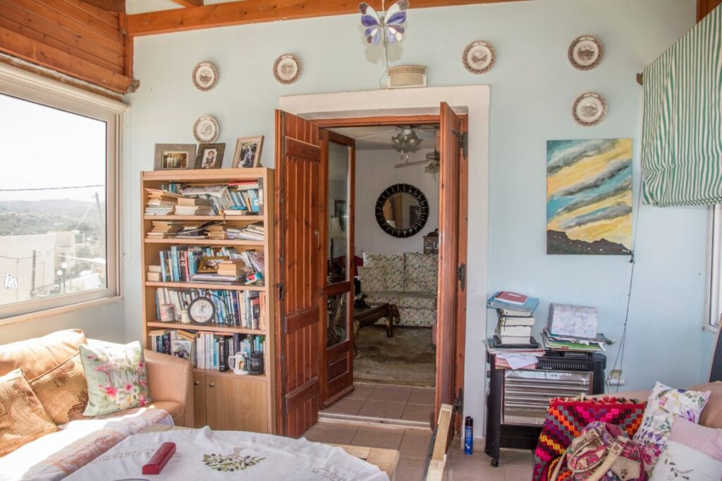 Α LOVELY 3-BEDROOM HOUSE IN TAVRONITIS