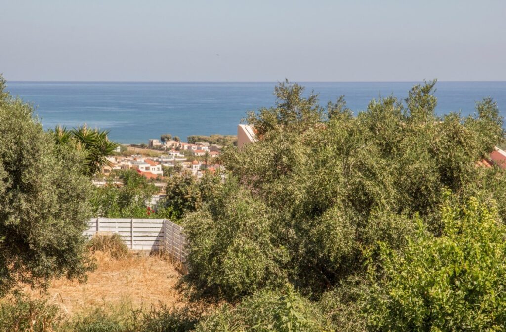 Α LOVELY 3-BEDROOM HOUSE IN TAVRONITIS