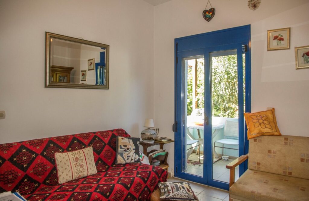 Α LOVELY 3-BEDROOM HOUSE IN TAVRONITIS