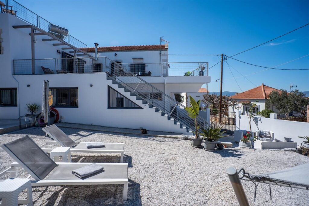 A RENOVATED STONE VILLA IN XYROSTERNI