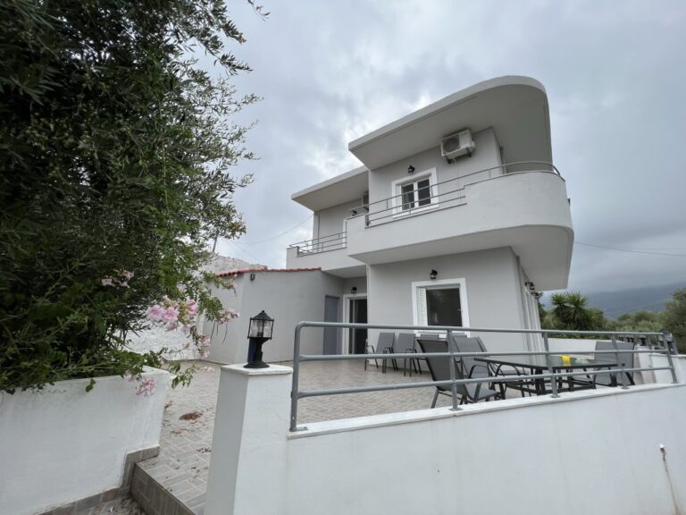 A HOUSE CLOSE TO THE SEA IN GEORGIOUPOLI