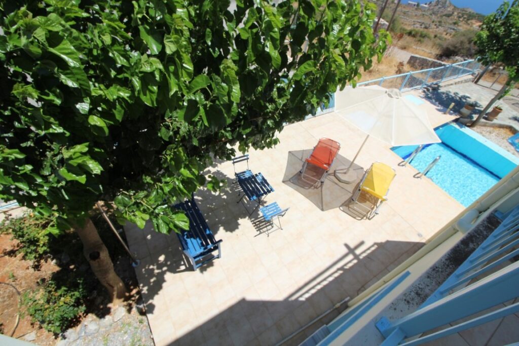 DETACHED 2-BEDROOM VILLA WITH A POOL IN KEFALAS