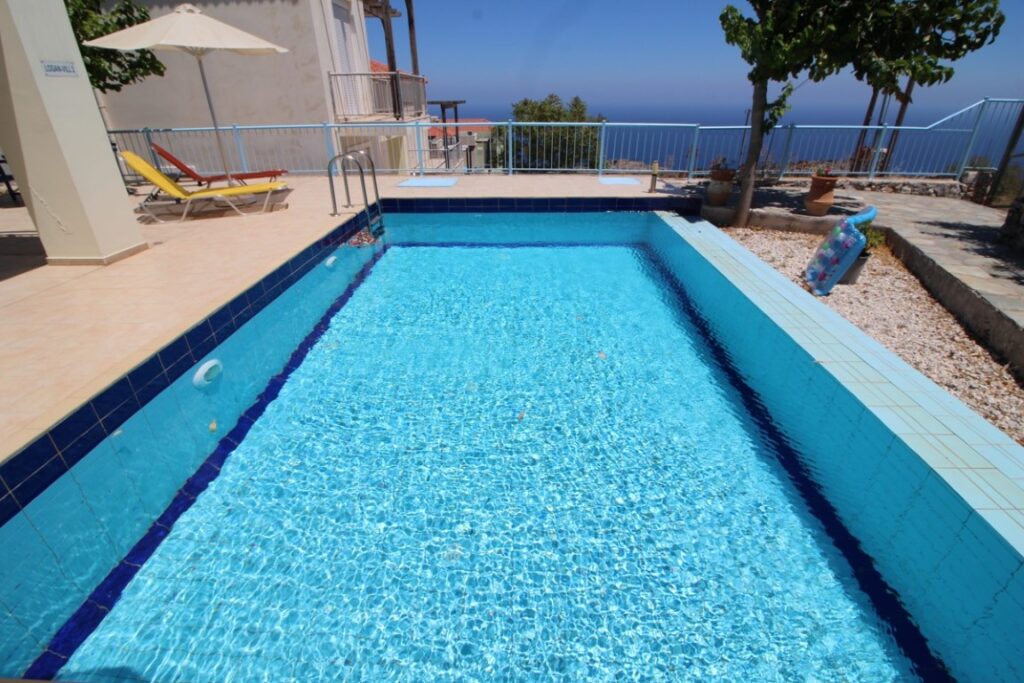 DETACHED 2-BEDROOM VILLA WITH A POOL IN KEFALAS