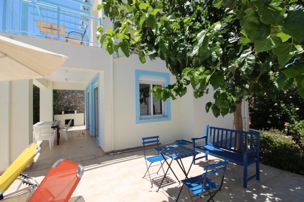 DETACHED 2-BEDROOM VILLA WITH A POOL IN KEFALAS