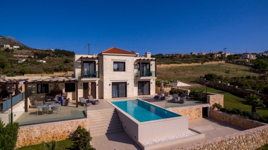 A GORGEOUS VILLA IN PLAKA