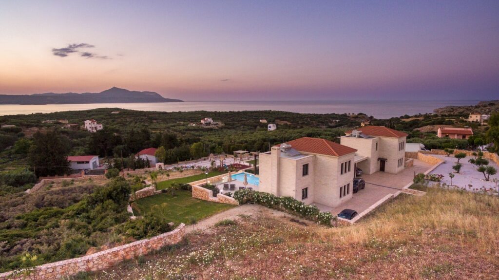 A GORGEOUS VILLA IN PLAKA