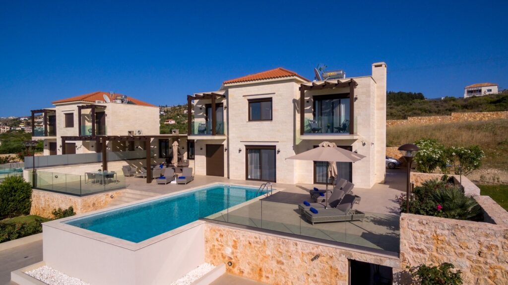 A GORGEOUS VILLA IN PLAKA