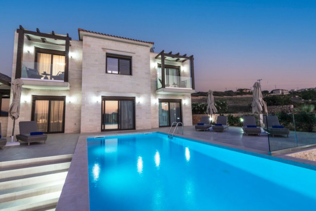 A GORGEOUS VILLA IN PLAKA