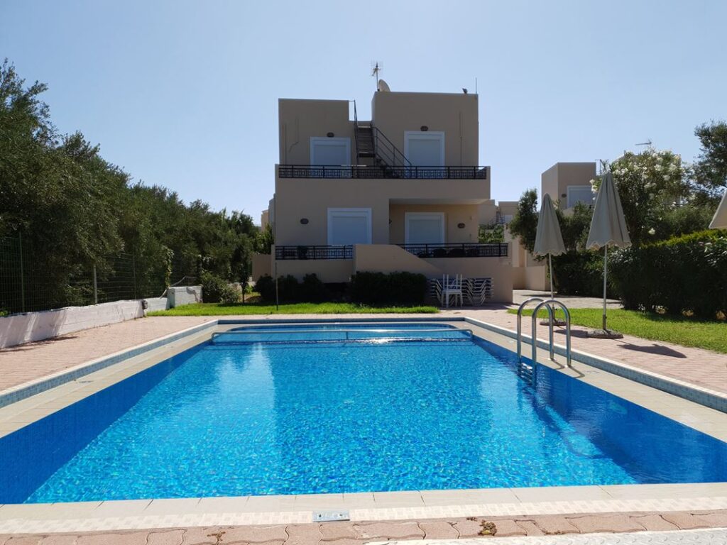 Detached house with private pool in Kolymbari