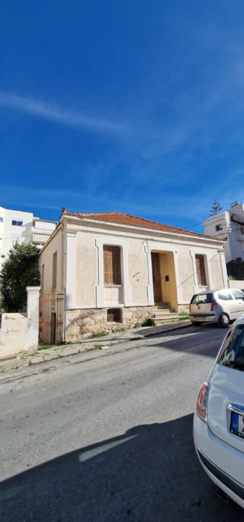 A NEOCLASSICAL HOUSE FOR RESTORATION IN DIKASTIRIA