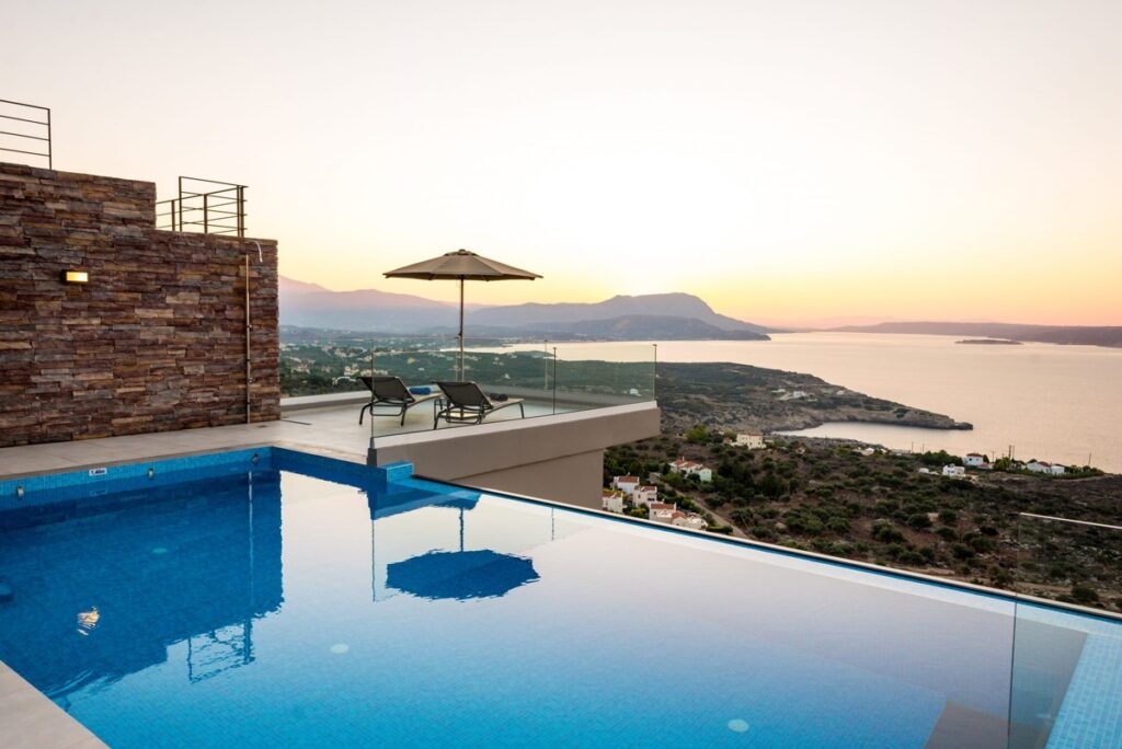 A DESIGNER VILLA WITH STUNNING VIEWS