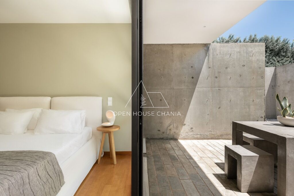 CUTTING EDGE DESIGN VILLA IN CHANIA