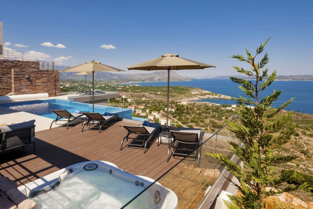 A DESIGNER VILLA WITH STUNNING VIEWS